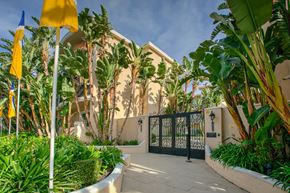 Northridge apartment for rent - Apartment Building in Northridge