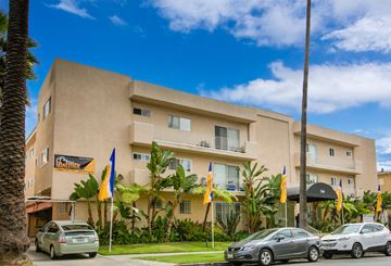 Los Angeles apartment for rent - a building with cars parked in front of it