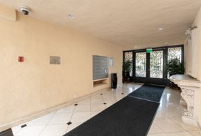 Los Angeles apartment for rent - Apartment Building in Los Angeles Entrance