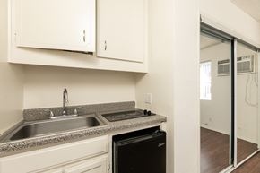Los Angeles apartment for rent - Studio with Hardwood Floors, Mirrored Wardrobe Closet and Kitchen with White Cabinets