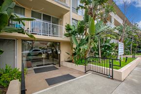 West Hollywood apartment for rent - Apartment Building in West Hollywood
