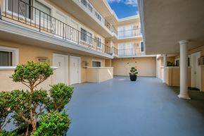 Los Angeles apartment for rent - Apartment Building in Los Angeles Courtyard