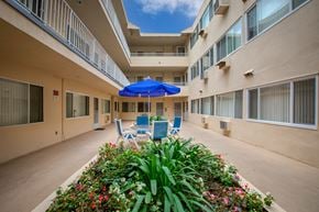 Los Angeles apartment for rent - Apartment Building in Los Angeles Courtyard