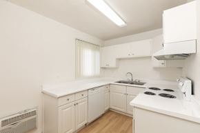 Los Angeles apartment for rent - Kitchen with White Appliances and White Cabinets