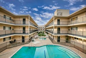Encino apartment for rent - Apartment Building in Encino Pool