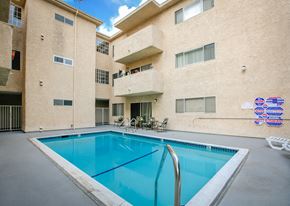 West Hollywood apartment for rent - Apartment Building in West Hollywood Pool