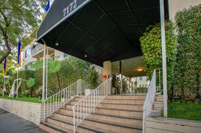 Los Angeles apartment for rent - Apartment Building in Los Angeles Entrance