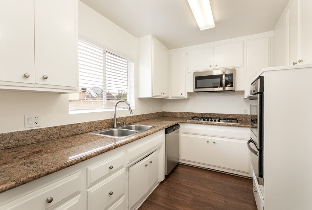 The Regency - apartments for rent in Beverly Hills Doheny South West ...