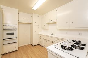 Los Angeles apartment for rent - Kitchen with White Appliances and White Cabinets