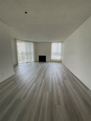 Los Angeles apartment for rent - Living Room with Hardwood Floors, Fireplace and Patio Doors