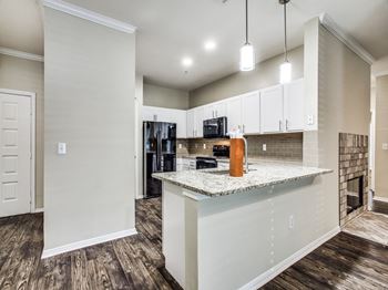 Well equipped kitchen and dining