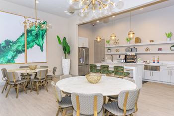 Dining room and equipped kitchen