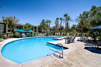 Invigorating swimming pool