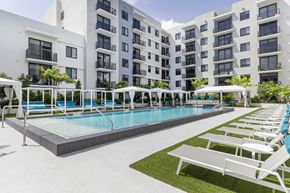 Miami apartment for rent - Swimming Pool With Relaxing Sundecks at Alameda West, Miami, Florida