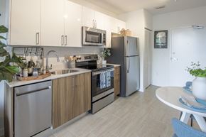 Miami apartment for rent - Kitchen and Dining at Blue Lagoon 7, Florida