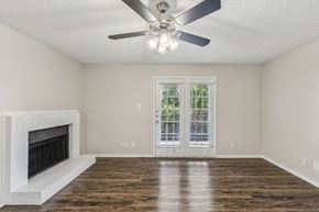 Denton apartment for rent - Camino del Sol in Dallas TX Madrid Living Room