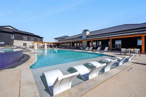 Austin apartment for rent - Hillside on Parmer Lane Apartments in Austin Tx pool