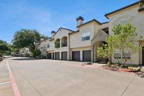 Plano apartment for rent - Apartment building at La Costa in Plano, TX