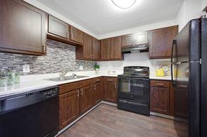 Aurora apartment for rent - Model Kitchen at Reflections At Cherry Creek in Aurora, CO