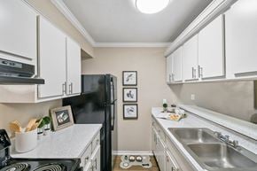 Dallas apartment for rent - Model Kitchen at Davenport Apartments in Dallas, TX
