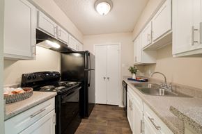 San Antonio apartment for rent - Model Kitchen at Vista Crossing Apartments in San Antonio, TX