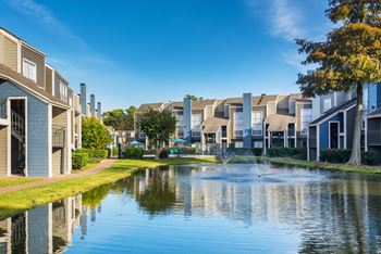 2 Scenic ponds w/spectacular fountains