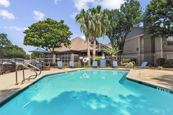 4 Sparkling pools
