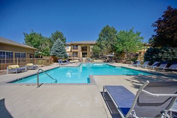 2 Beautiful sparkling pools