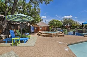 Dallas apartment for rent - our apartments have a community pool and hot tub