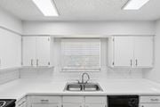 Dallas apartment for rent - Kitchen at Preston Villas in Dallas, TX