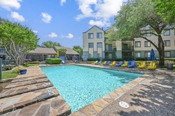 2 Lovely swimming pools