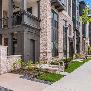 Walk up/street access*