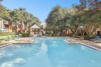 2 Sparkling pools