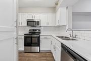 Irving apartment for rent - B1 kitchen at Jefferson Place in Irving, Tx