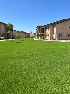 Fresno apartment for rent - Courtyard with Buildings and Landscaping