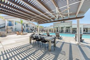 Fresno apartment for rent - Cabana Area Around Pool