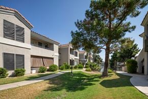 Glendale apartment for rent - courtyard