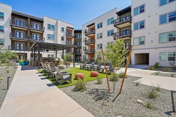 Community bbq & outdoor gathering spaces