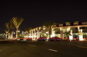 Hermosa Beach apartment for rent - View of the community at night