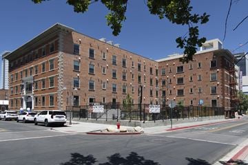 Reno apartment for rent - ONE18 West Street Residential