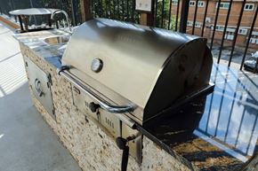 Houston apartment for rent - 230 West Alabama Grill