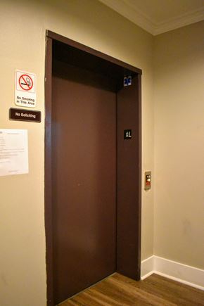 Reseda apartment for rent - a door to a room with a no smoking sign on it