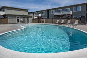 Turlock apartment for rent - Sparkling Pool at Park Place, Turlock, 95382
