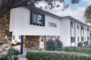 Redondo Beach apartment for rent - The front of St. James Building