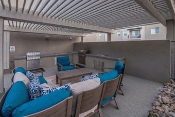 Cottonwood apartment for rent - a living room with couches and chairs and a table