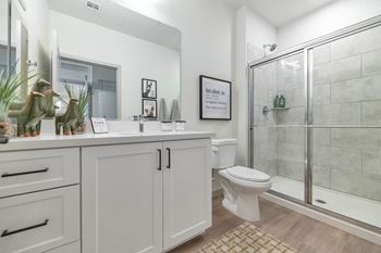 Private main bedrooms with en suite bathroom*