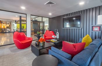 Conference room, work pods & dynamic workspaces