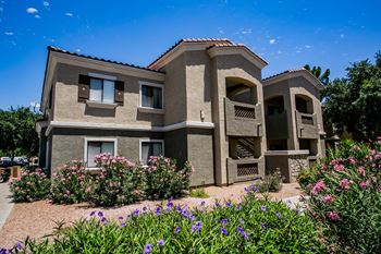 Versante apartments beautiful landscaping