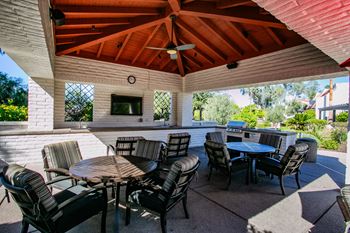 Sonoran terraces apartment homes bbq/picnic area