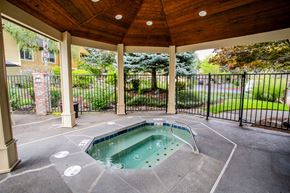 Vancouver apartment for rent - Apartments for Seniors Vancouver with Year Round Spa/ Hot Tub